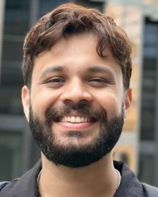 Beri Yash Headshot